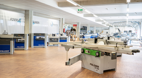 Maschinenschauraum Kuchl mit FELDER Maschine im Vordergrund